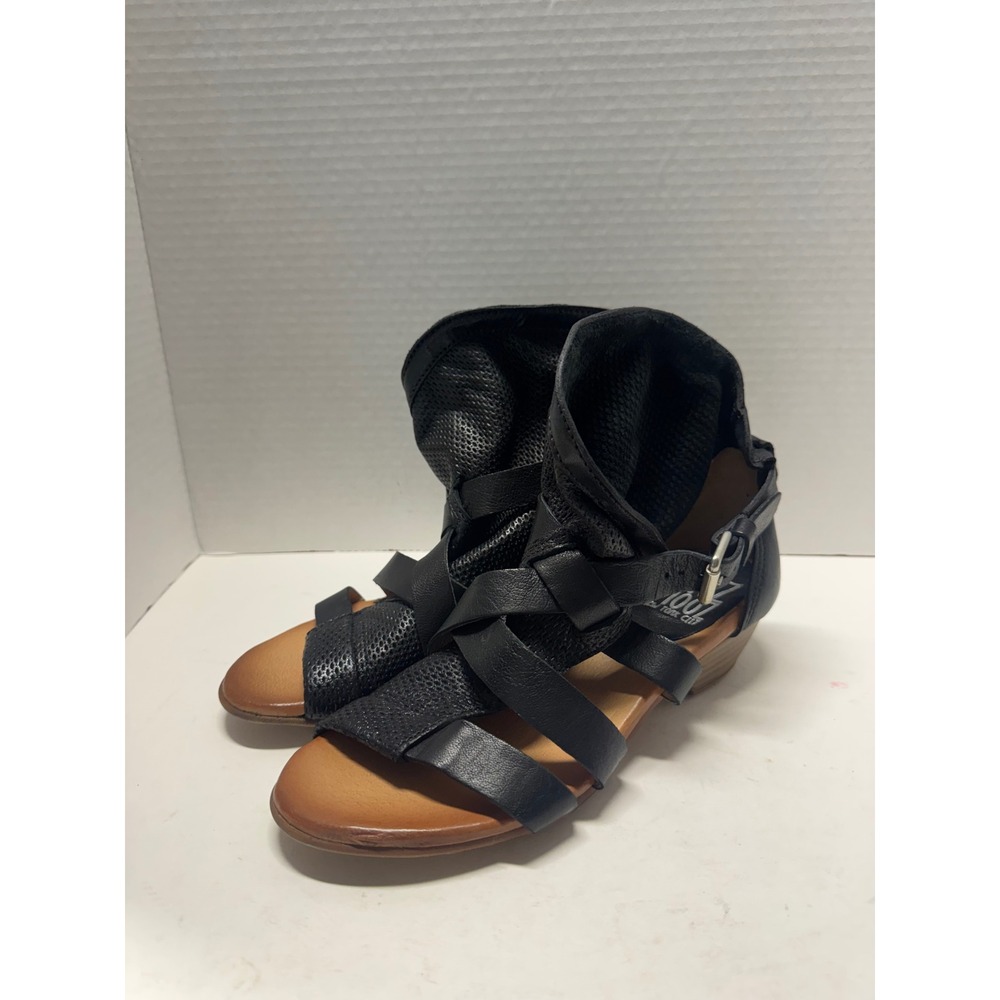 Miz Mooz Black Leather Perforated Gladiator Ankle Strap Sandals EU 38 7.5